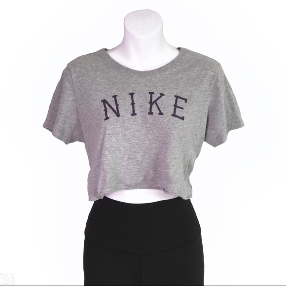nike slim fit crop top